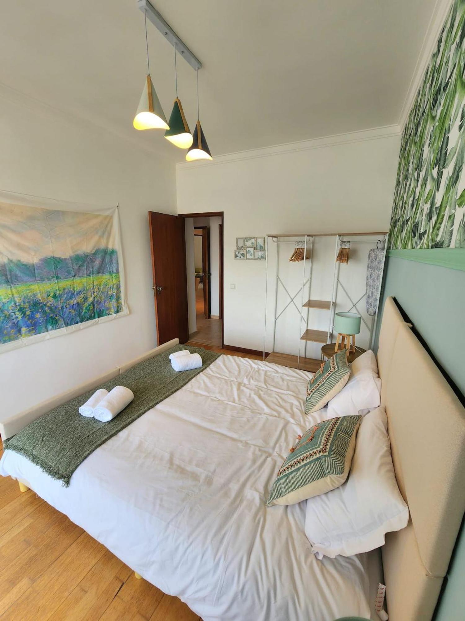 Cozy Apartment In Central Almada W Swing Chairs Eksteriør bilde