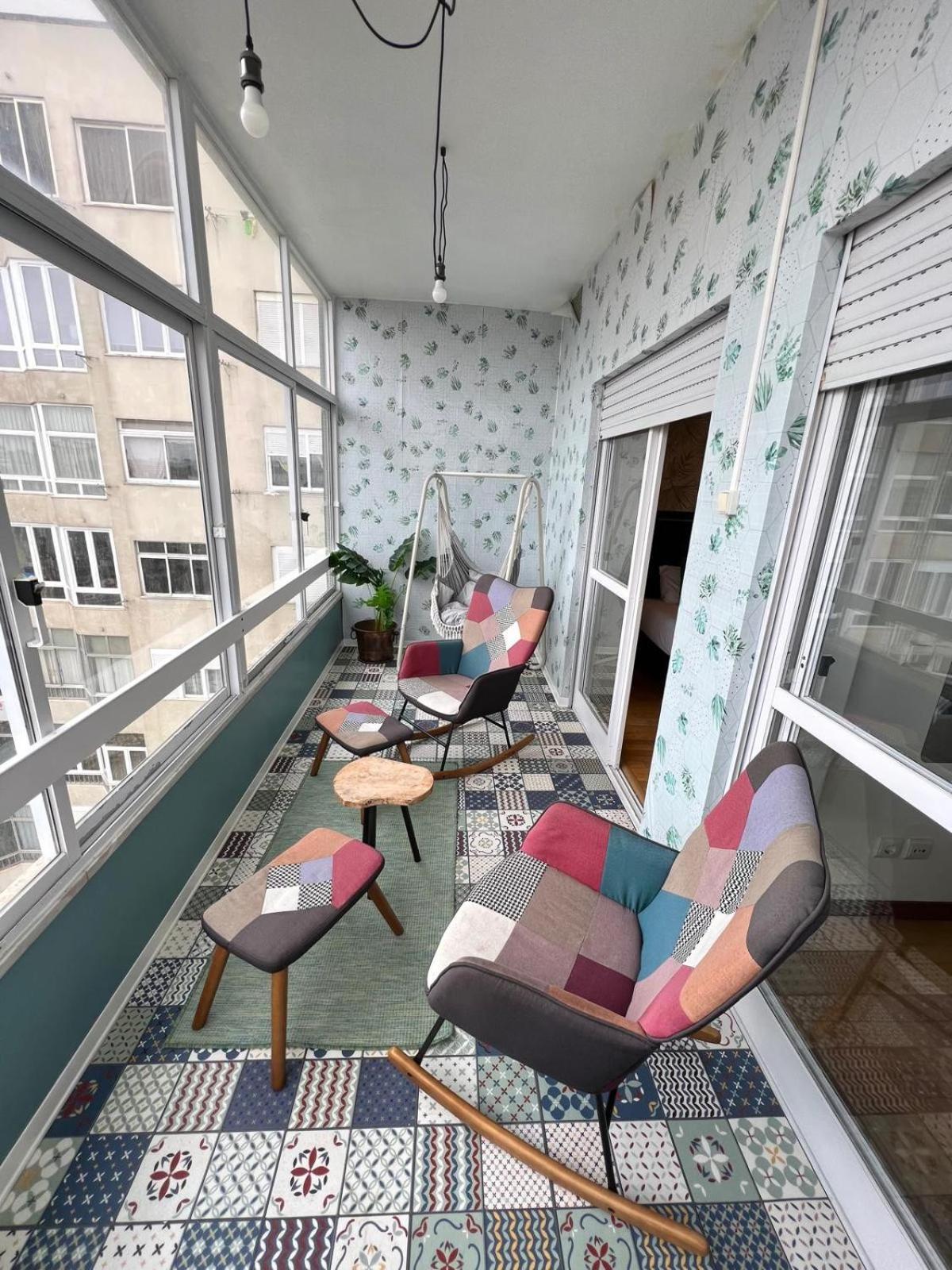 Cozy Apartment In Central Almada W Swing Chairs Eksteriør bilde